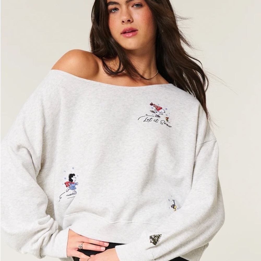 Hollister Light Gray Off-the-Shoulder Snoopy Graphic Sweatshirt